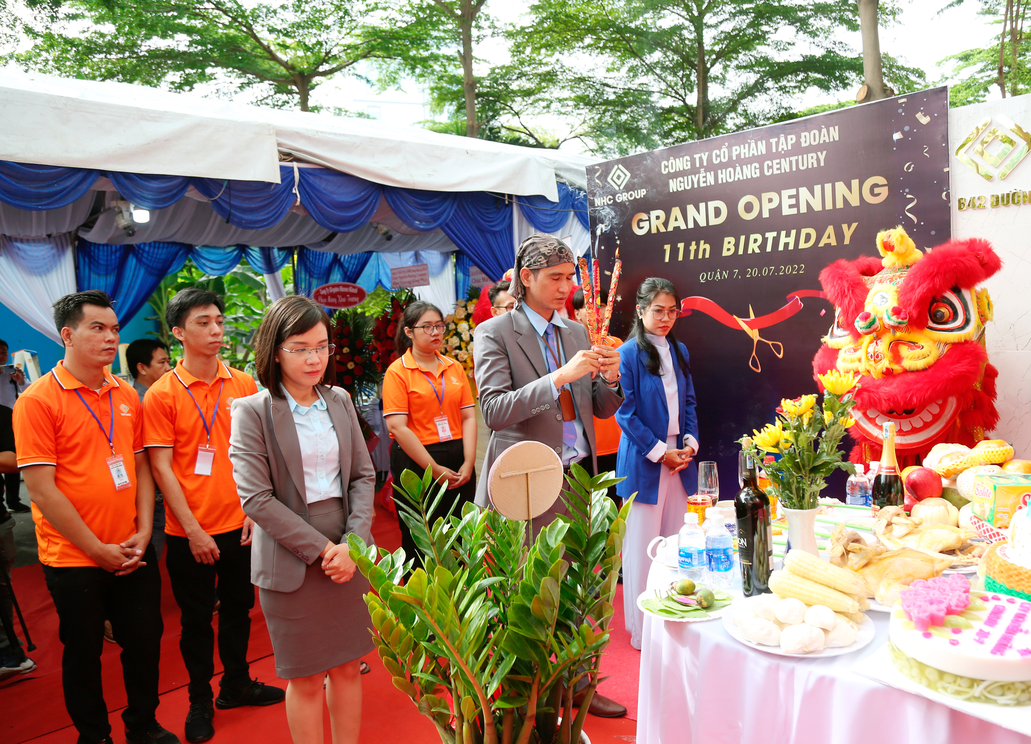 Nghi thức cúng khai trương Nguyễn Hoàng Century