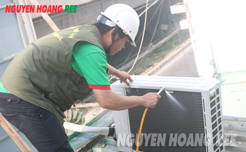 Vệ sinh máy lạnh